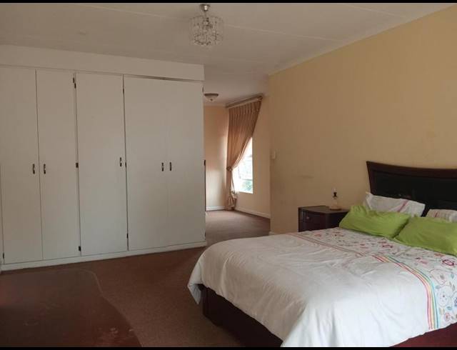 5 BEDROOM HOUSE FOR SALE IN RANGEVIEW EXT 4